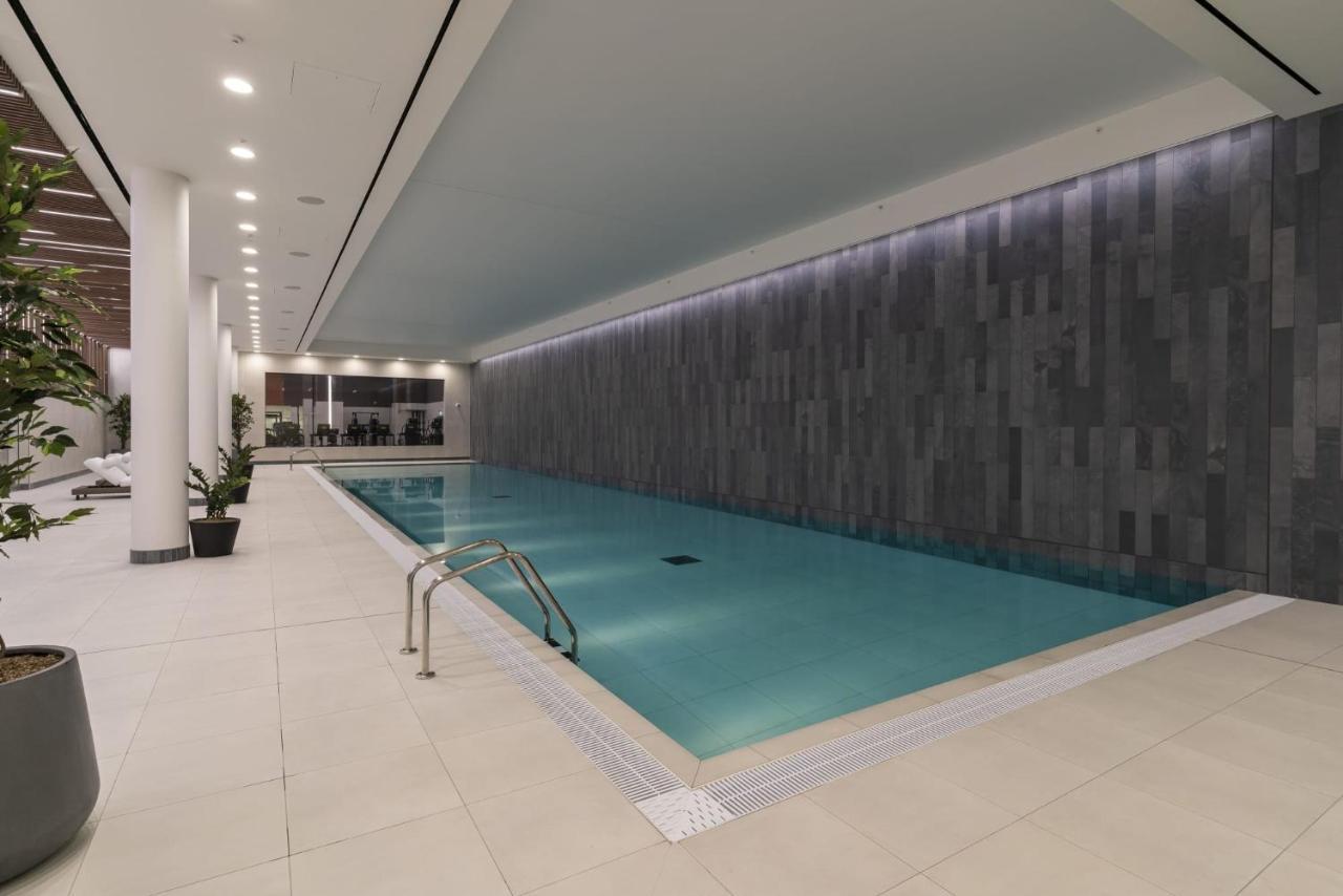 ロンドン Coppermaker Square In Stratfordアパートホテル エクステリア 写真
